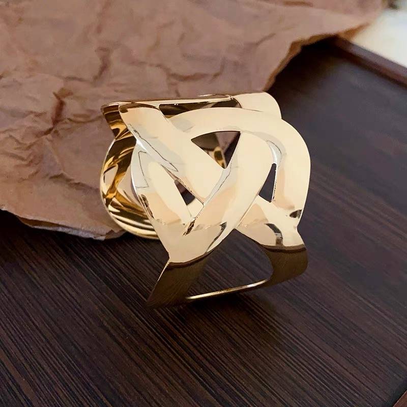 Golden Splendour Cuff : GoldenSplendourCuff-LT-BR-CG-28