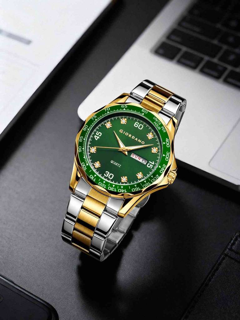 Giordano Two-Tone Analog Watch For Men - Crystal Hour Markers, Textured Bezel Design, Day & Date Display, Stainl : GZ-50177-33