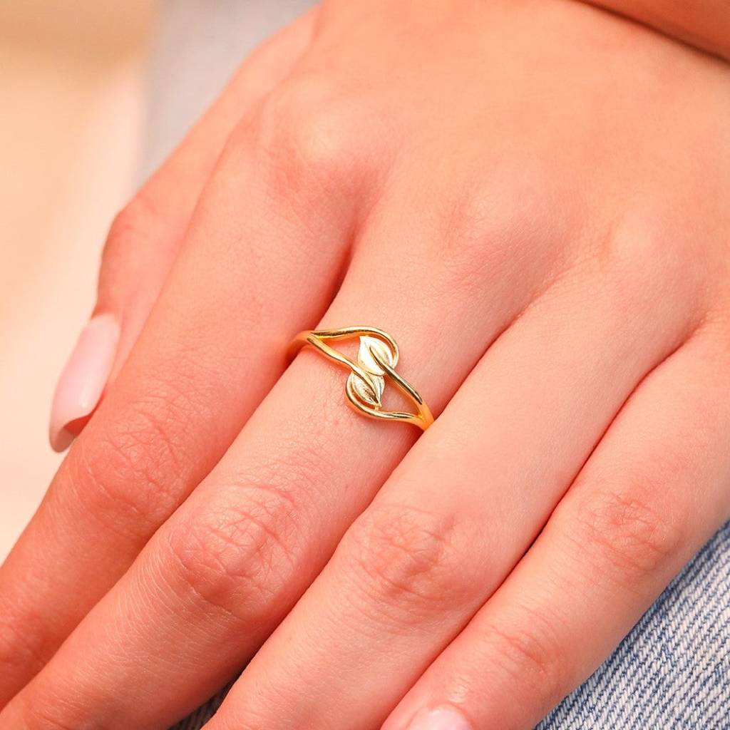 Golden Leafy Elegance 925 Sterling Silver Gold-Plated Women'S Ring (Adjustable) : RNG-40227-G