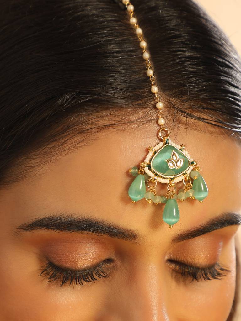 22K Gold Plated Lush Green Maang Tikka & Earrings Set : YI24A0430E
