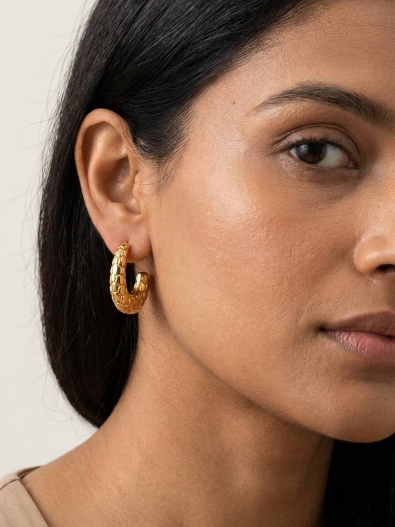 Sculptural U Hoops – 18K Gold Plated Anti Tarnish Earrings : ATE880SUH