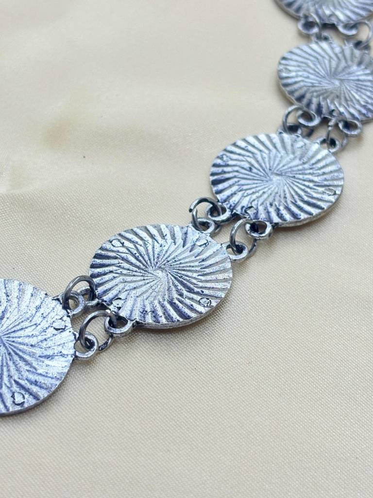 Women Oxidised Silver-Plated Textured Disc Kamarbandh Waist Belt : VI26KB10006