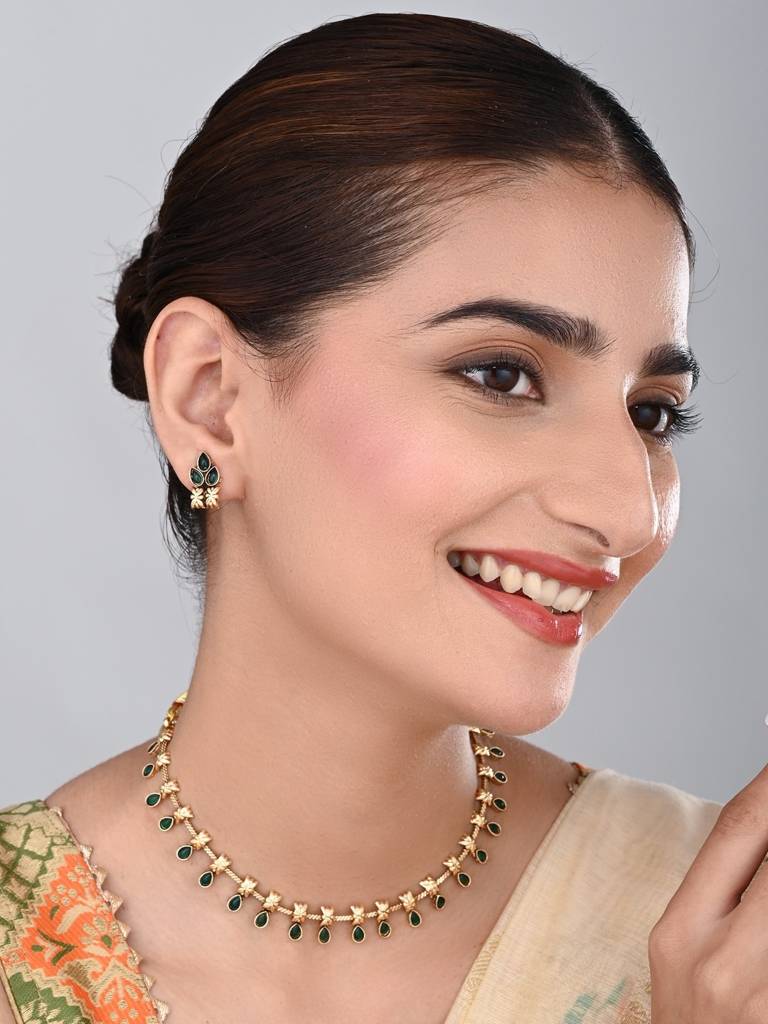 Gold Plated Delicate Green Stone Necklace Set : S24MRNKS487GRN