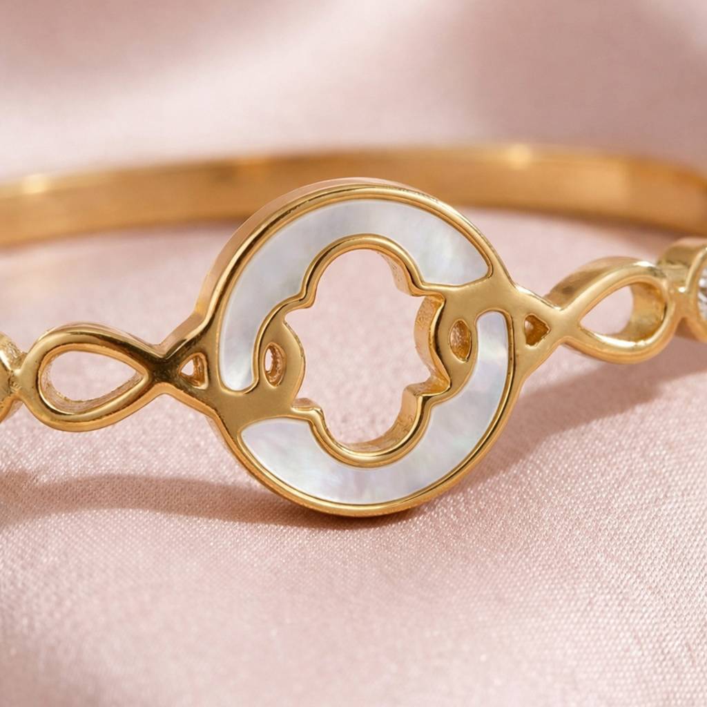 Gold Plated White Enamel Clover Bangle Anti-Tarnish Bracelet : HSPS60MB1532