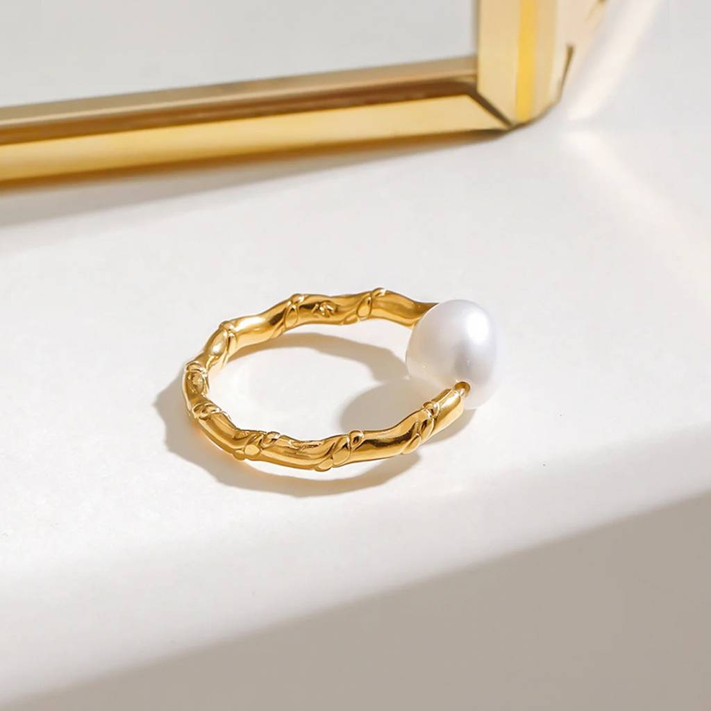 Gold-Toned Twist Pearl Minimal Ring - Modern Everyday Wear, Waterproof Gold : 1009091