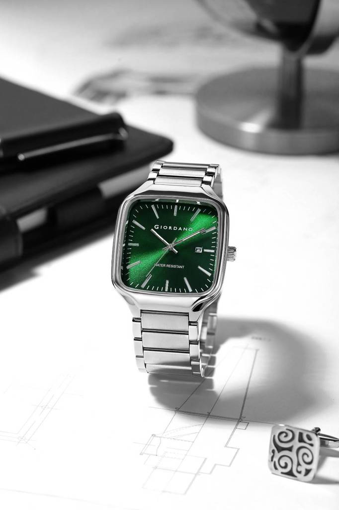 Giordano Analog Watch For Men Â Square Dial, Stainless Steel Strap, Date Display, Water Resistant Classic Dres : GZ-50163-33