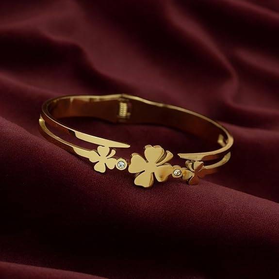 Golden Clover Charm Bracelet For Women : HSPS60MB0799