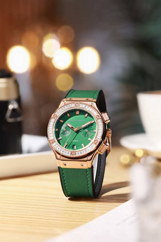 Giordano Analog Watch For Women Â Round Dial, Leather Strap, Crystal-Studded Bezel With Quartz Movement : GZ-60093-07