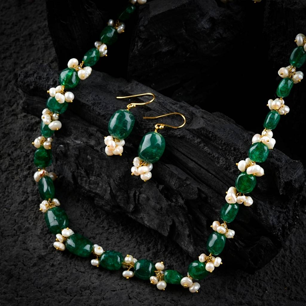 Emerald Green Stones And Pearls Set : PRMBS143