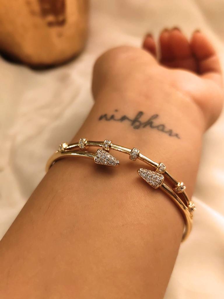 Arrow Head Studded Cuff Â Rosegold Plated, 316L Stainless Steel, Ad Stones, For Wrist Size 2'4 & Above : S925B506AHSC