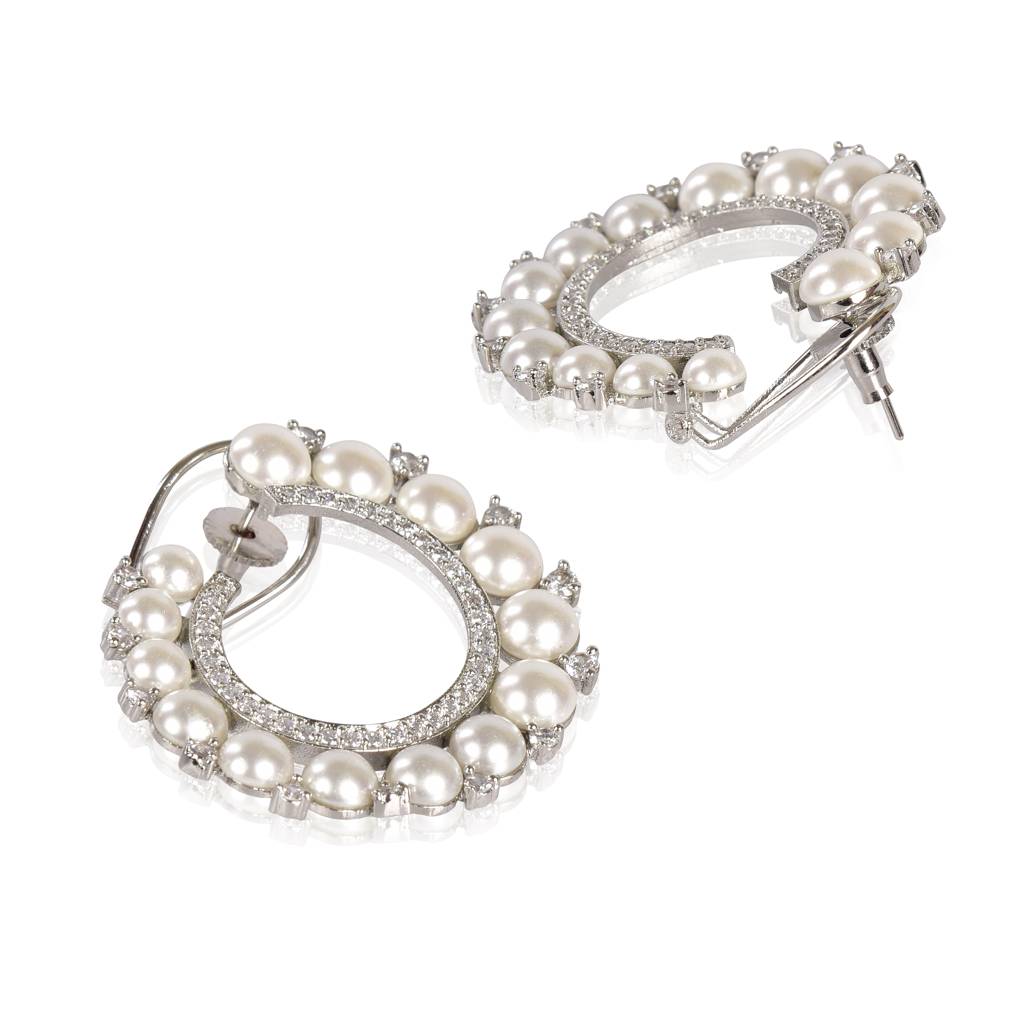 Pearl Half Moon Shaped Stud Earrings : IE773