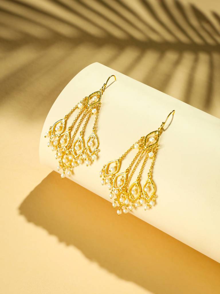18K String Of Pearls Gold Anti Tarnish Earrings : YI24A0275E