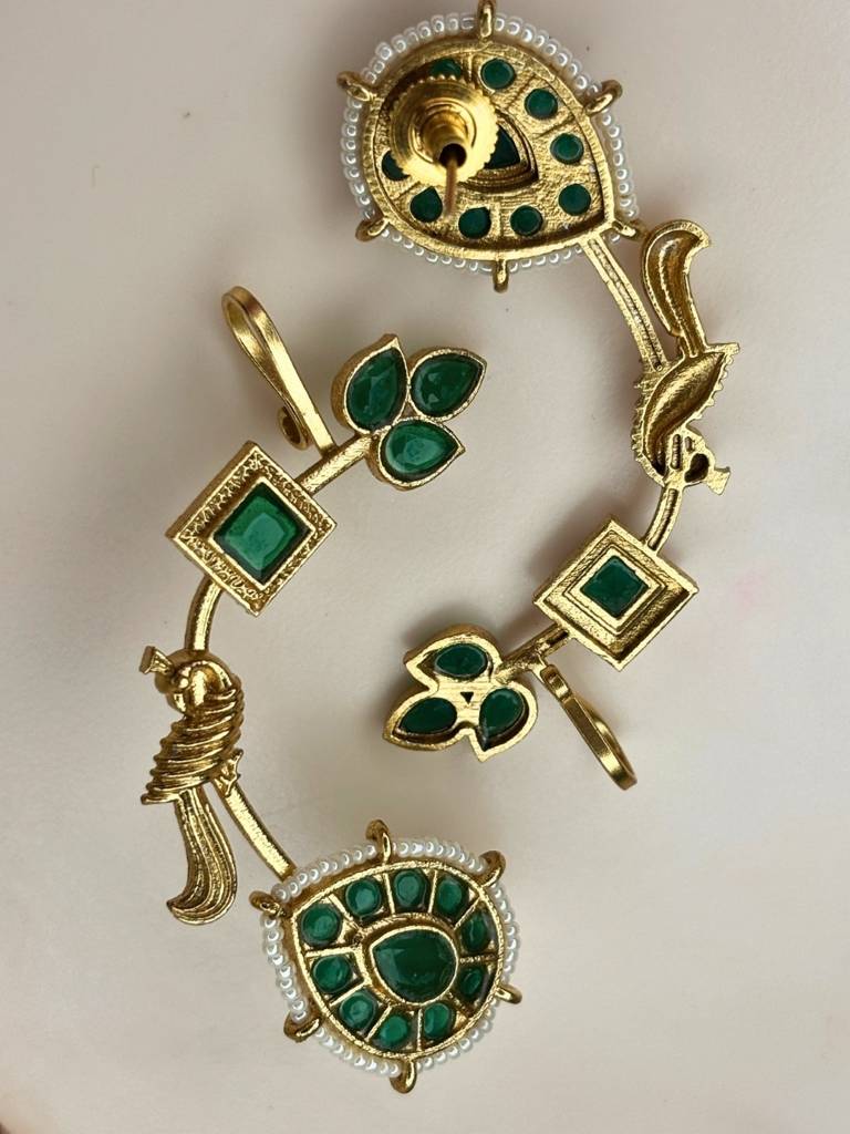 Gold-Plated Kundan Stone Studded & Beaded Peacock Shaped Ear Cuff : VI26EROX100226