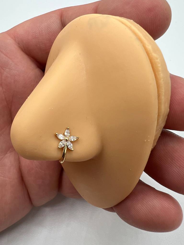 Petal Glow Crystal Nose Pin : AST-nosepin-004