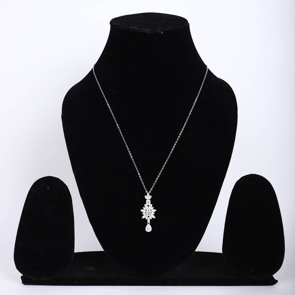925 Silver Chain With Zirconia-Studded Premium Pendant – Sparkle Refined : CH-SL-9393-W