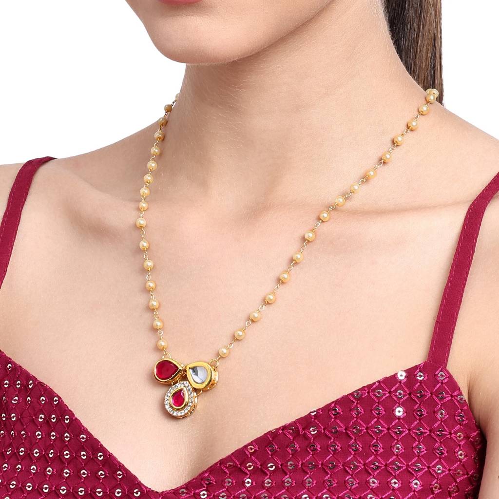22Kt Gold-Plated 3 Petal Pearl Chain Necklace Set : PE12012