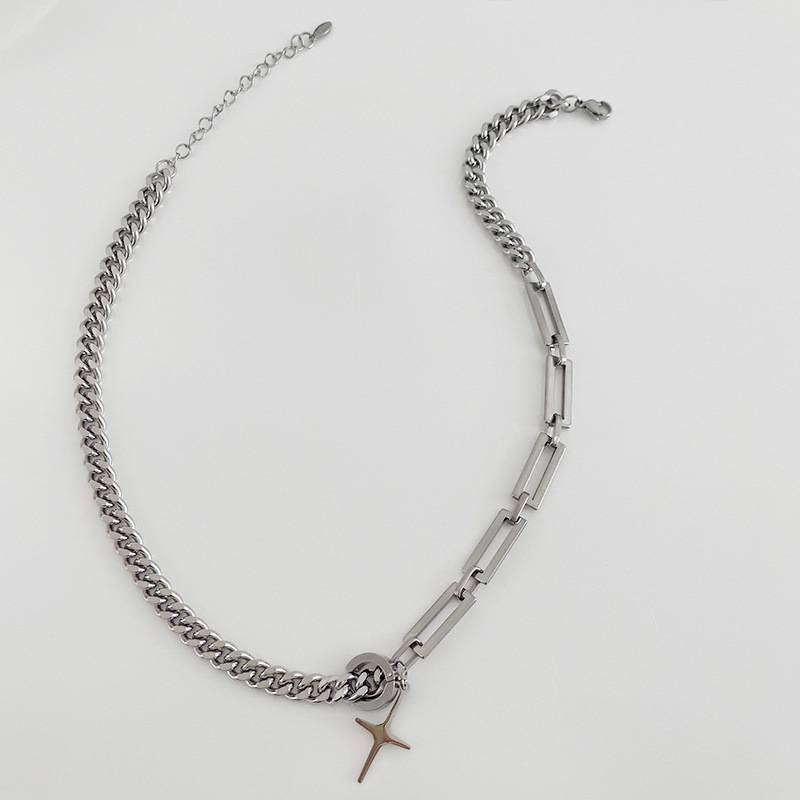 Silver Plated Criss Cross Pendat Chain : ATO0624P019S