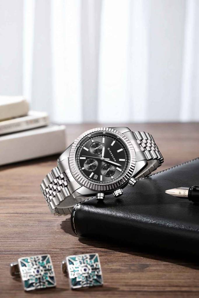 Giordano Chronograph Analog Watch For Men – Textured Bezel, Luminous Index Markers, Stainless Steel Strap & Date : GZ-50164-11