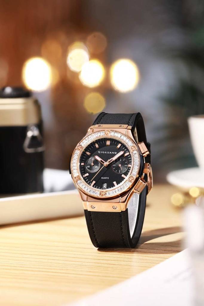 Giordano Analog Watch For Women Â Round Dial, Leather Strap, Crystal-Studded Bezel With Quartz Movement : GZ-60093-06