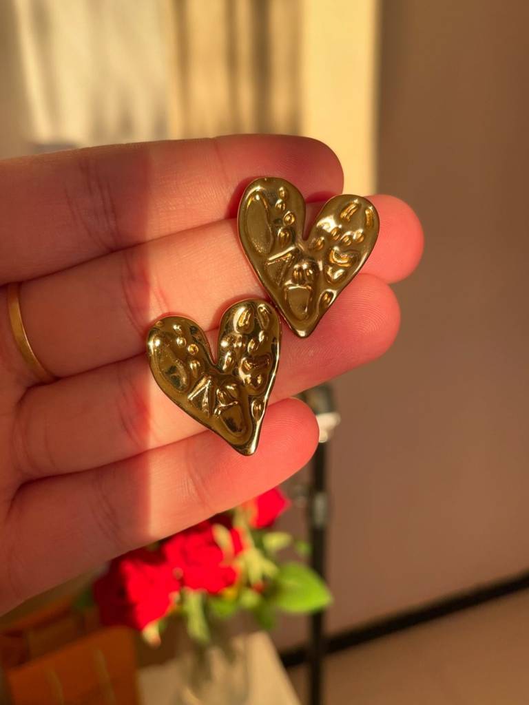 Gold Heart Handbeaten Stud Earrings | 18K Gold Plated Anti-Tarnish : ATE636GHHS