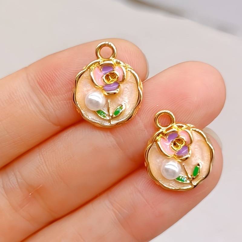 Stylish Resin Art Smart Look Pink Round Shape Pendant With Anti Tarnish Gold Plated Chain : 118305