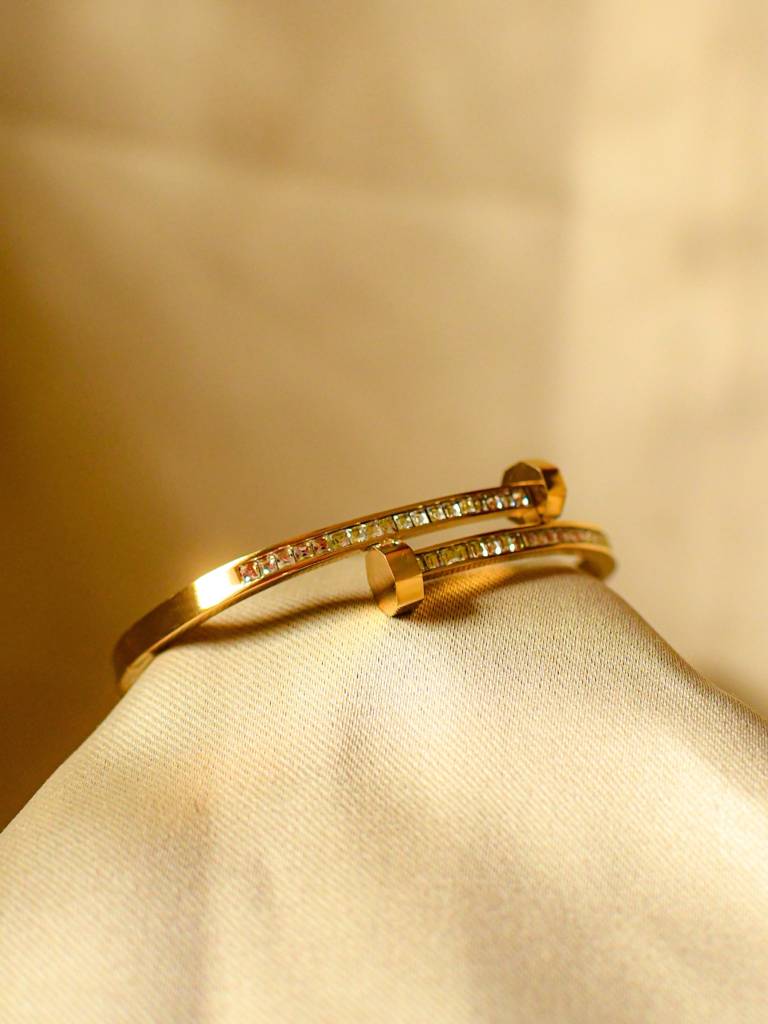 Luxe Nail Studded Bracelet Â 18Kt Gold Finish & Ad Sparkle : ATB521NSB