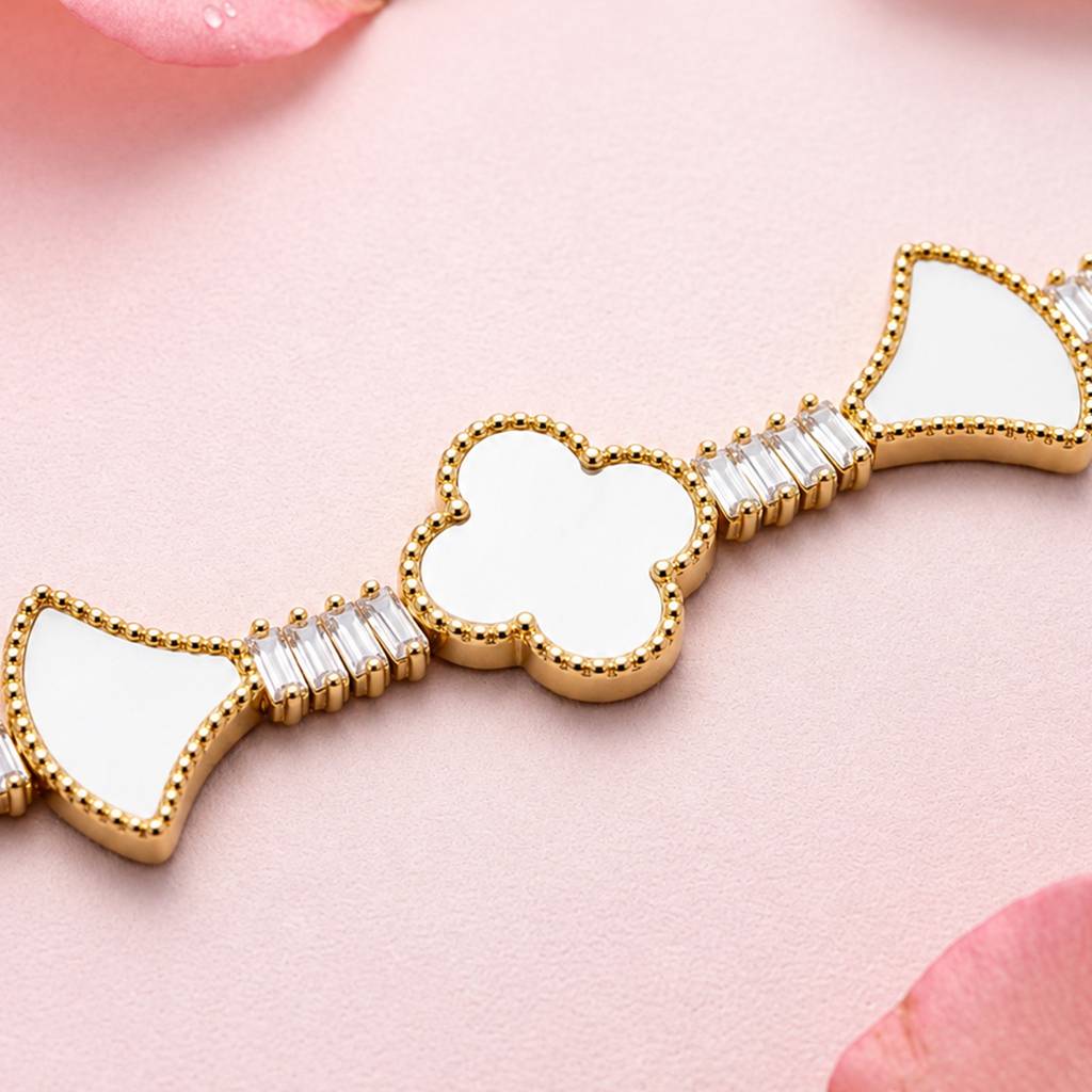 White Clover Crystal Anti-Tarnish Bracelet For Women : HSPS60MB1939