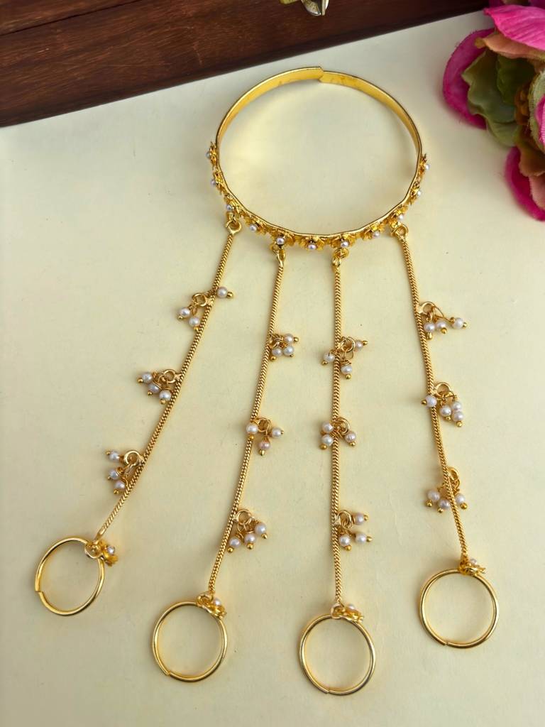 Women Floral Gold-Plated Multi Finger Ring Ghungaroo Kashmiri Bracelet : VI26BC100050