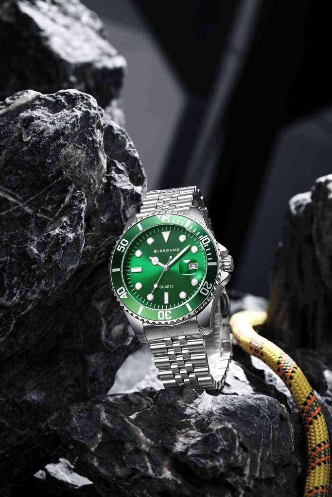 Giordano Analog Quartz Watch For Men – Round Dial With Rotating Bezel, Luminous Hour Markers, Stainless Steel St : GZ-50168-33