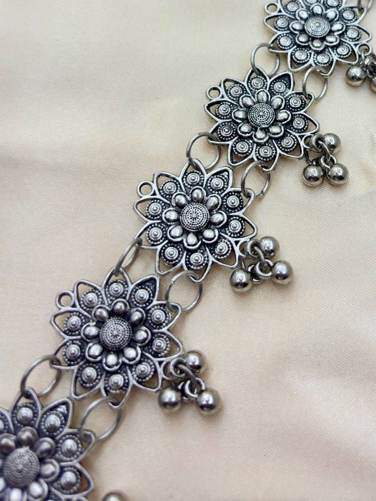 Women Oxidised Silver-Plated Floral - Kamarbandh Waist Belt : VI26KB10004