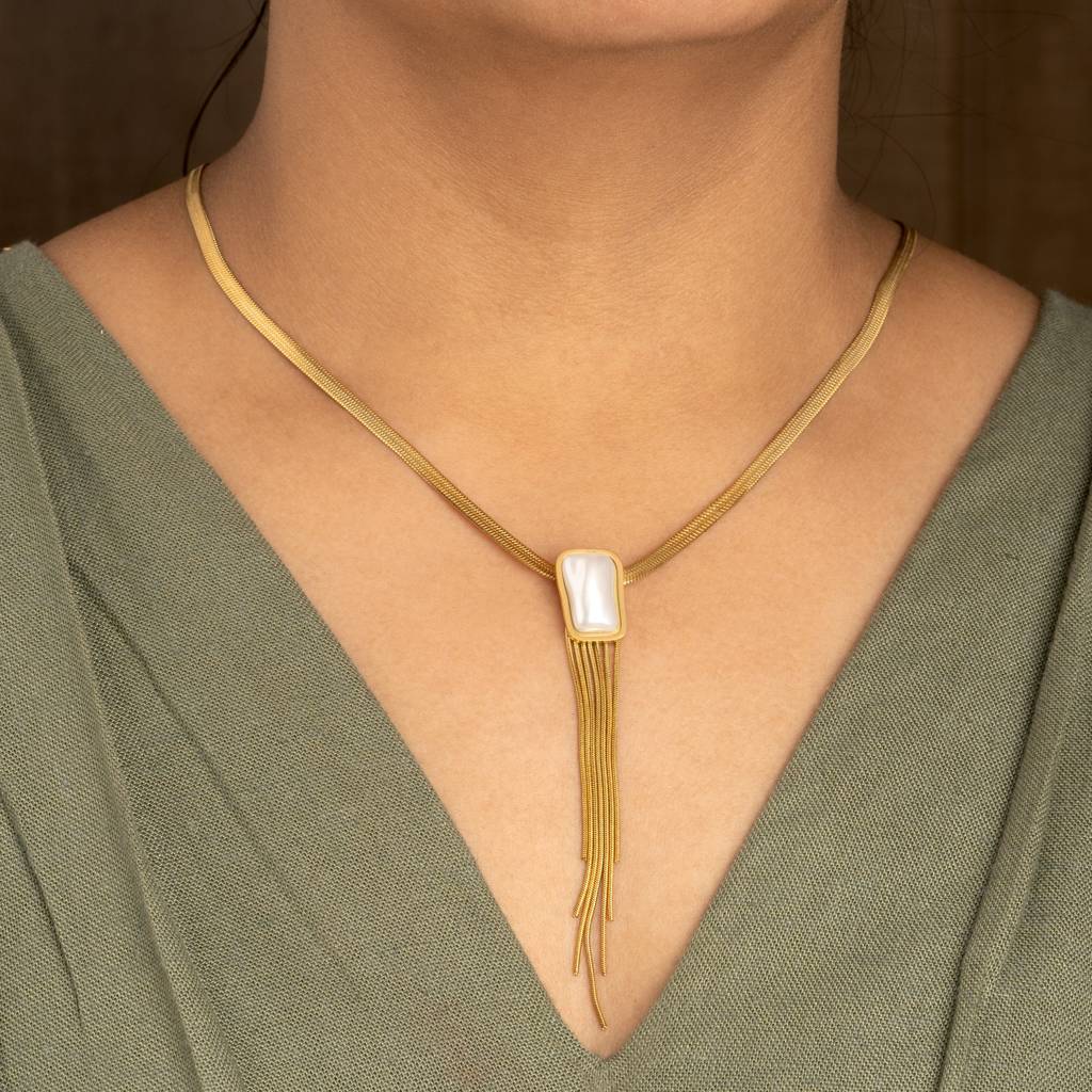 Lustrous Pearl Bar Pendant With Golden Fringe For Women : HSPS60MB0552