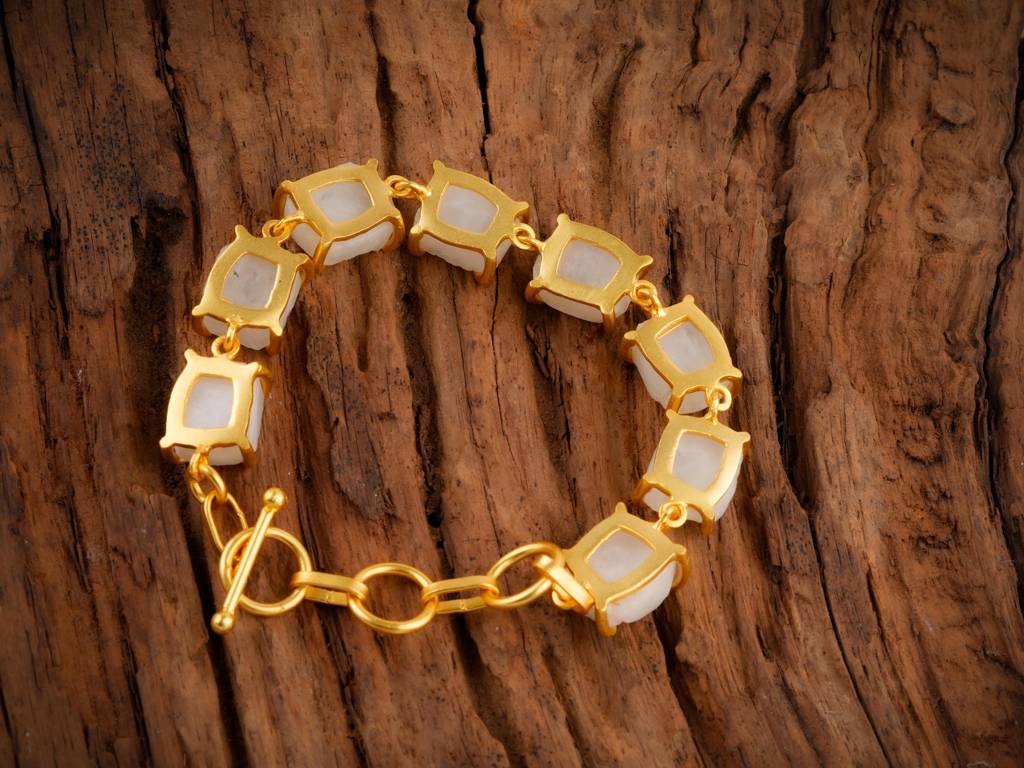 Uncut Moonstone Bracelet : NAGB11