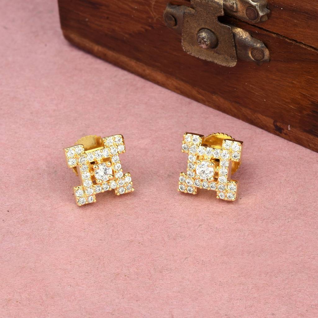 Daylight Crystal Studs : DVEARGJCZ37