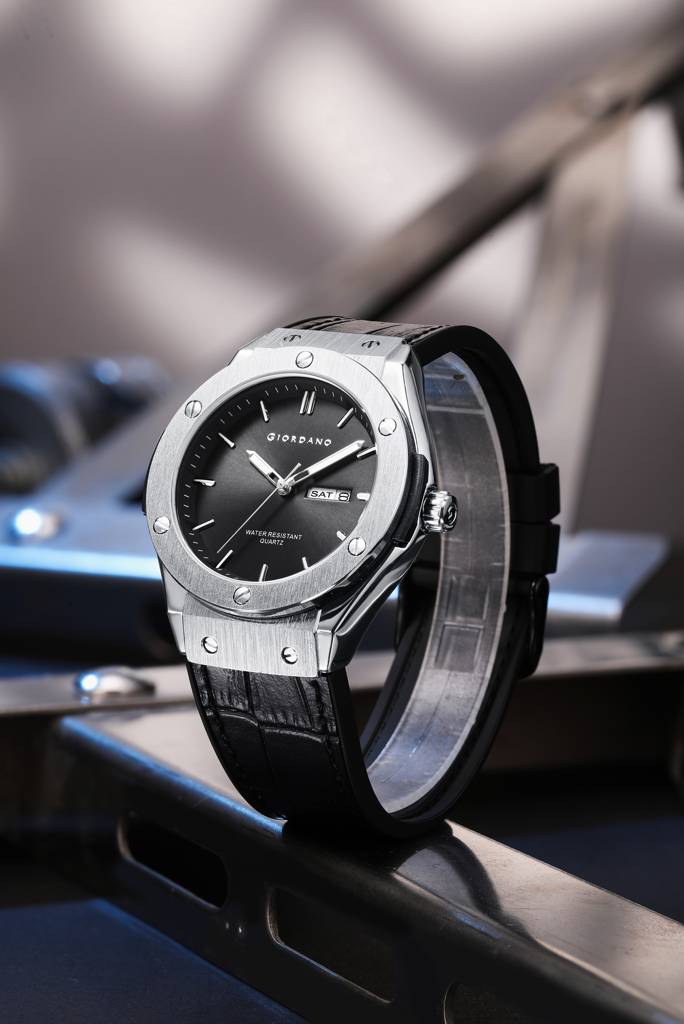 Giordano Casual Analog Watch For Men With Leather Band, Day-Date Function And Quartz Movement : GZ-50142-02