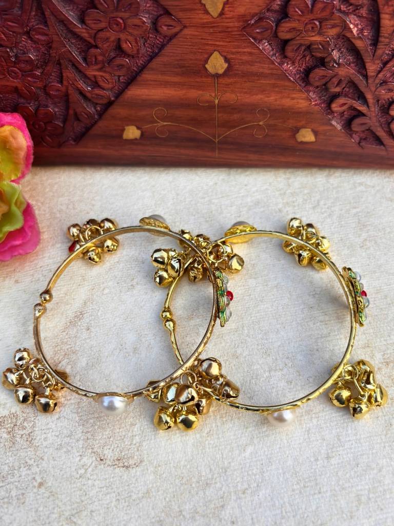Set Of 2 Gold-Plated Beaded Kashmiri Ghungroo Bangles : VI26BC100053