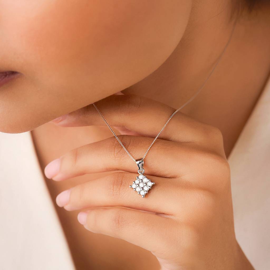 A Cluster Of Wishes Pendant : PEN-30261-C-R