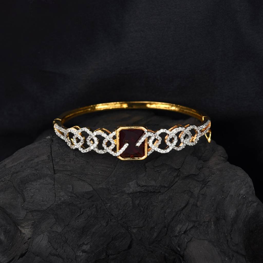 Elara Gold Zircon Bracelet : DVBRCGJGCZ49