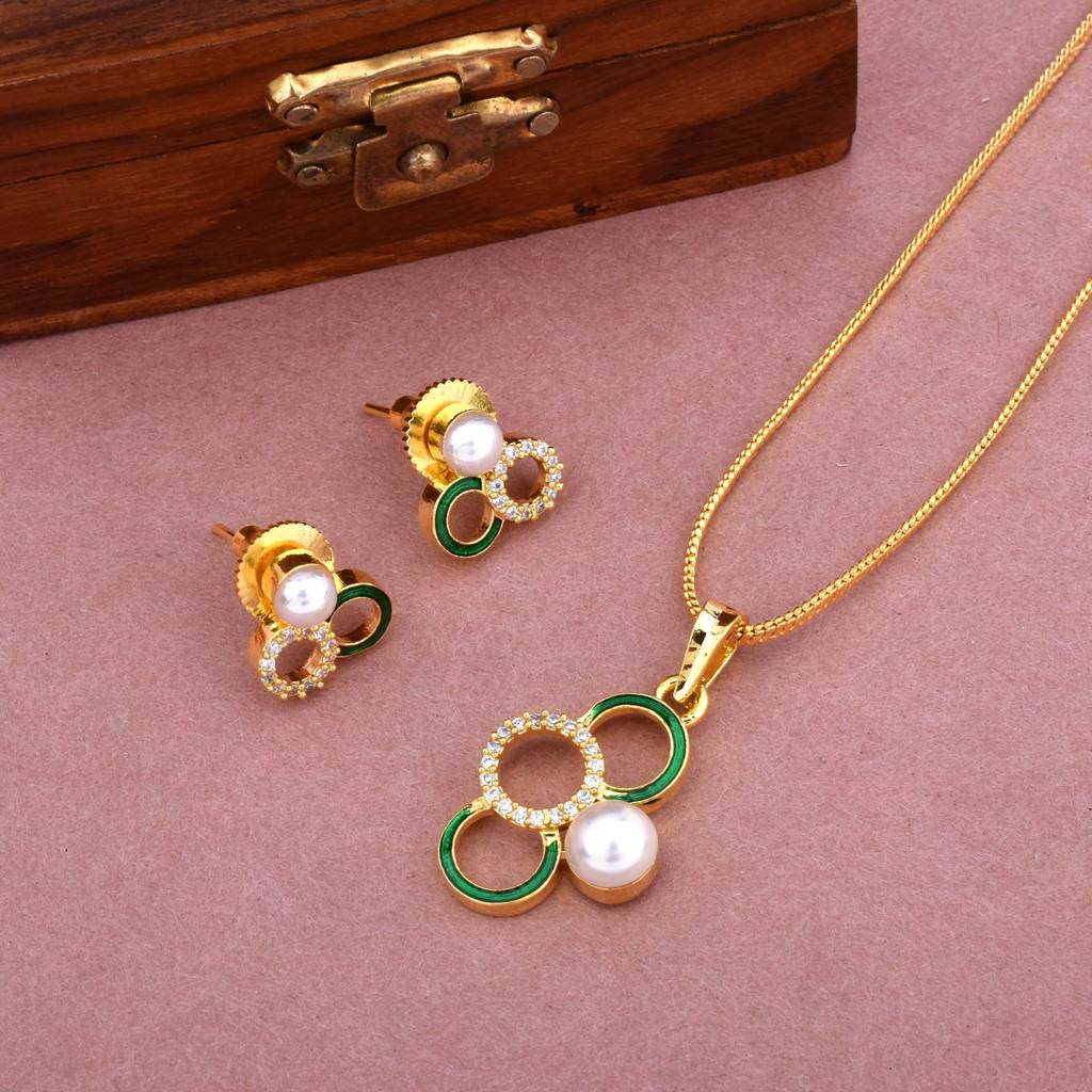 Meenakari Majesty Pendant Set With Chain : SSPENGPMEPCZ34