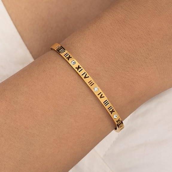 Golden Roman Charm Bracelet For Women : HSPS60MB0655