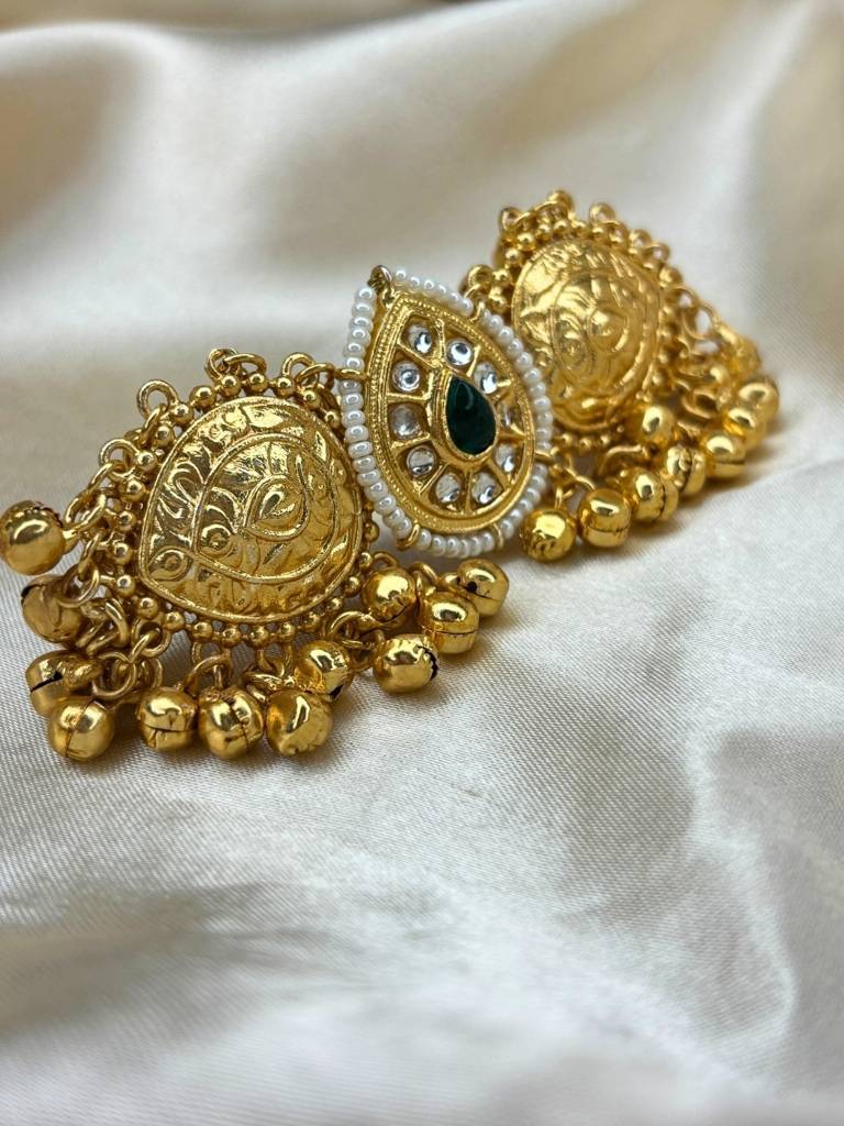 Women Gold-Plated Antique Stone Studded & Beaded Finger Ring : VI26RIAD1000030
