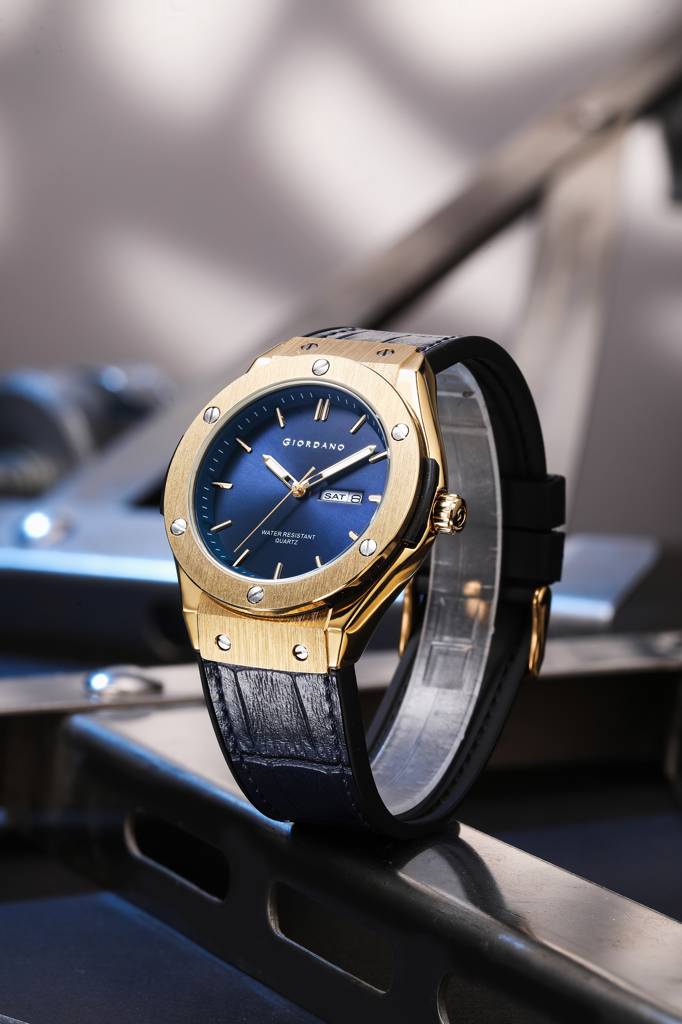 Giordano Casual Analog Watch For Men With Leather Band, Day-Date Function And Quartz Movement : GZ-50142-03