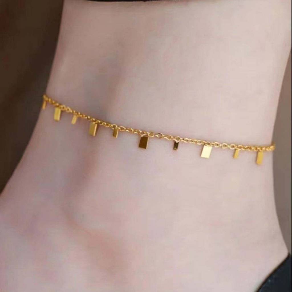 Modern Muse Gold Anklet : AST-ANK-0013