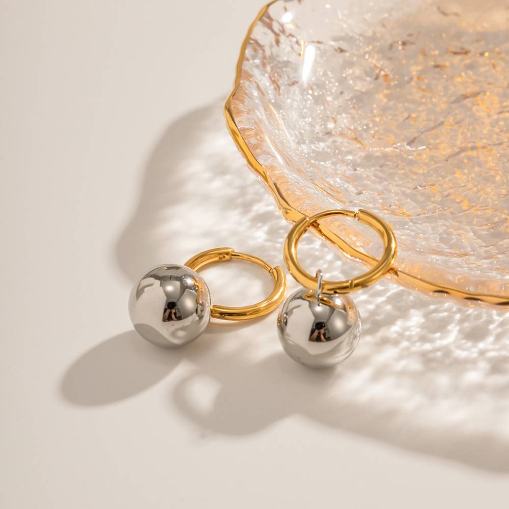 Misty Grey Pearl Danglers : MistyGreyPearlDanglers-JD-ER-DG-18