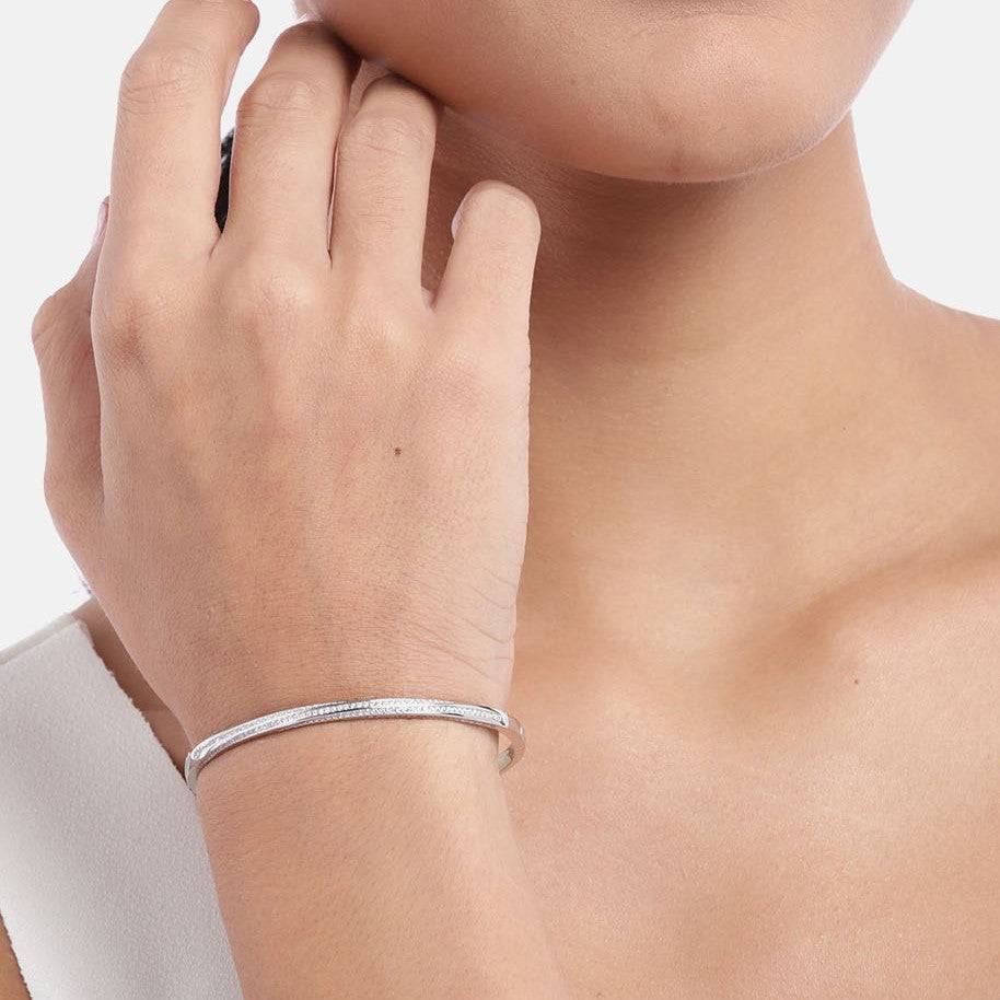 Dazzling 925 Sterling Silver Bracelet : BR-80132