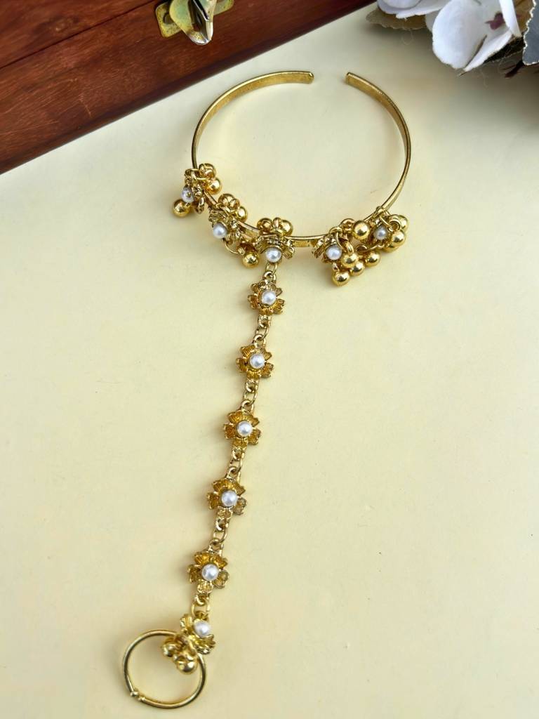 Women Flower Pearls Studded Gold-Plated Ring Ghungaroo Kashmiri Bracelet : VI26BC100056