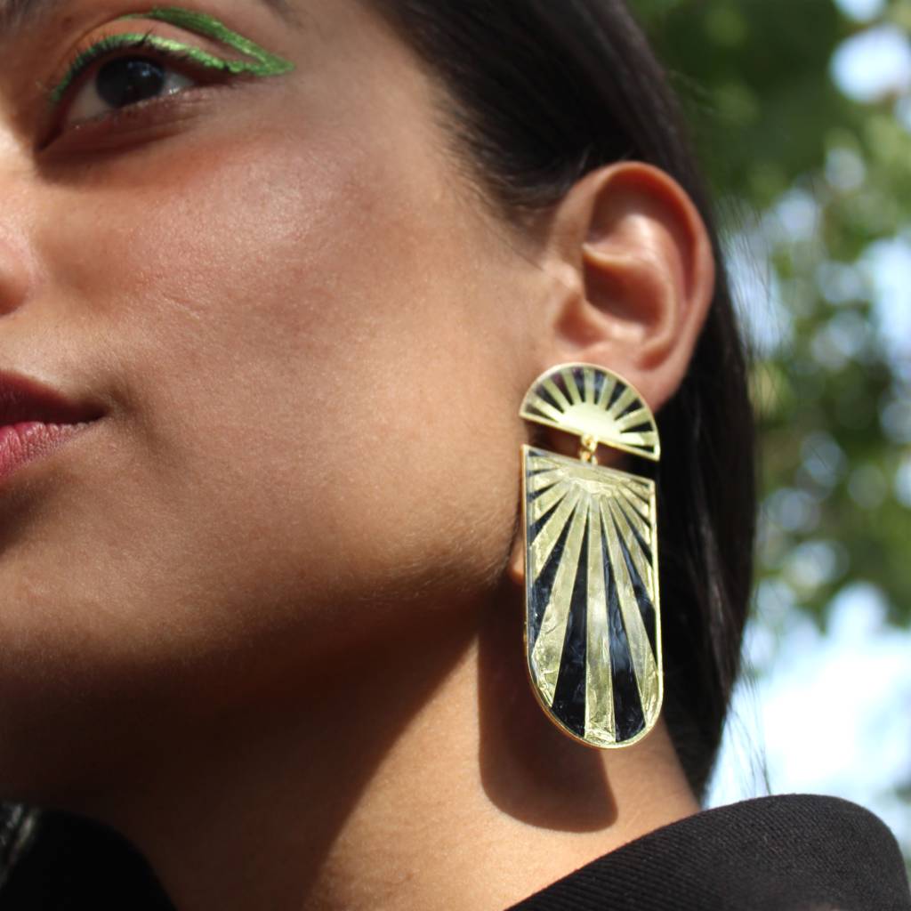 Black Rays Resin Earrings : ACE285