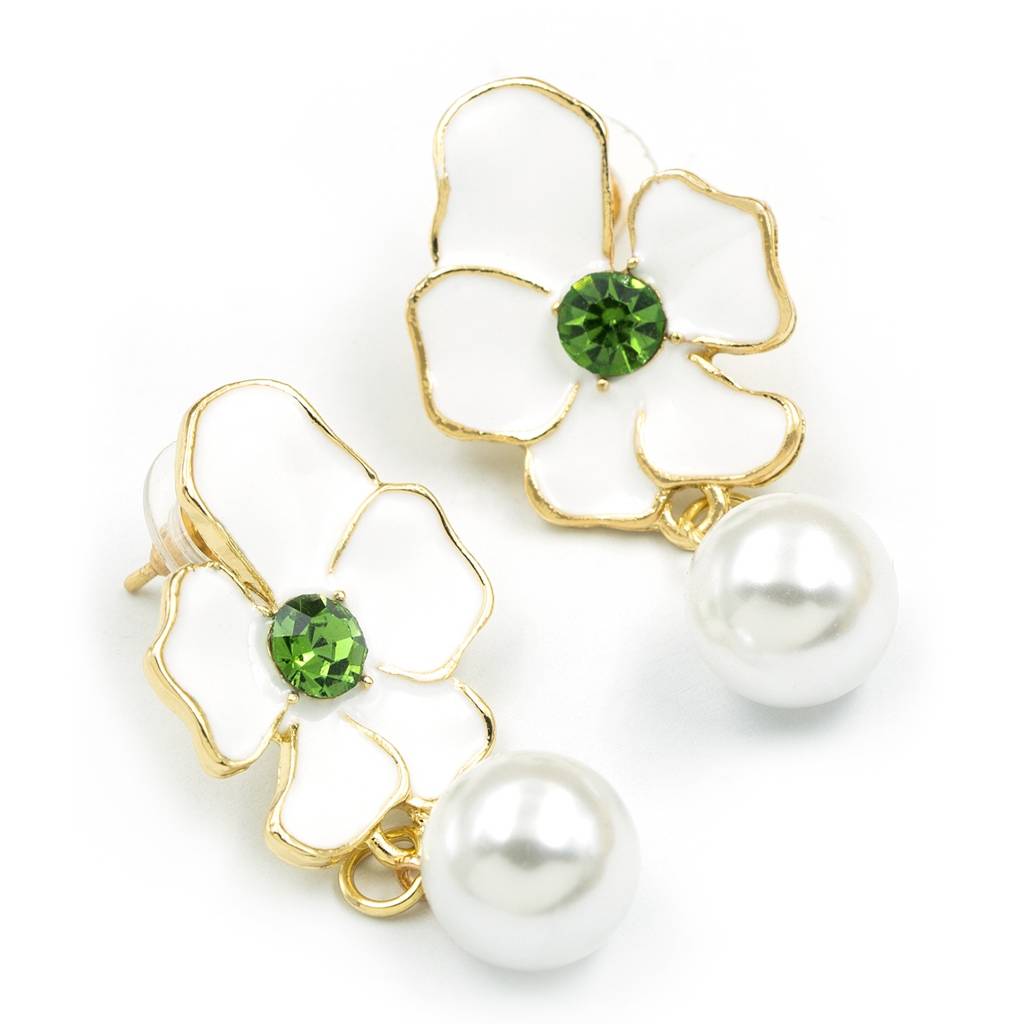 Green Center White Flower Anti Tarnish Earrings For Women : HSPS60MB1060
