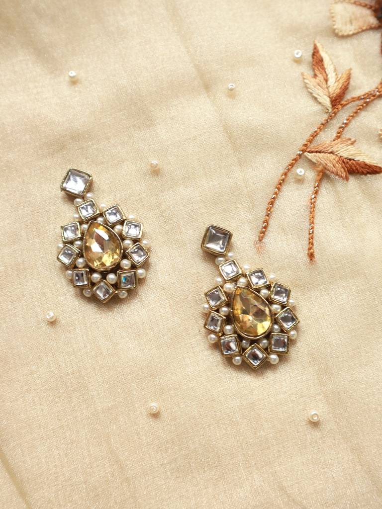 Morpankh Saaz - Kundan And Crystal Earrings : PAE100YE