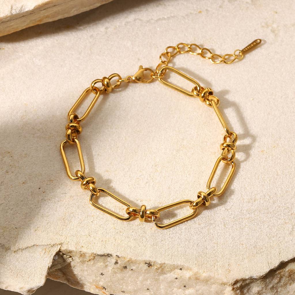 Safety Pin Chic - Gold Loose Bracelet : SafetyPinChic-GoldLooseBracelet-JD-BR-LG-10