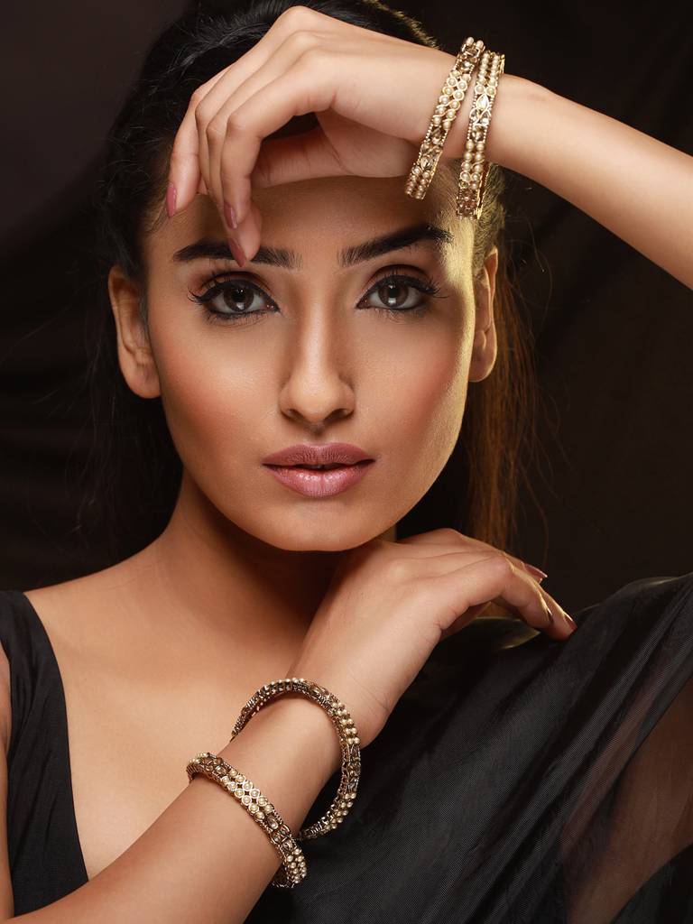 Set Of 4 Gold-Plated Pearl & White Kundan Studded Bangles-Ba-Js22-60025 : BA-JS22-60025